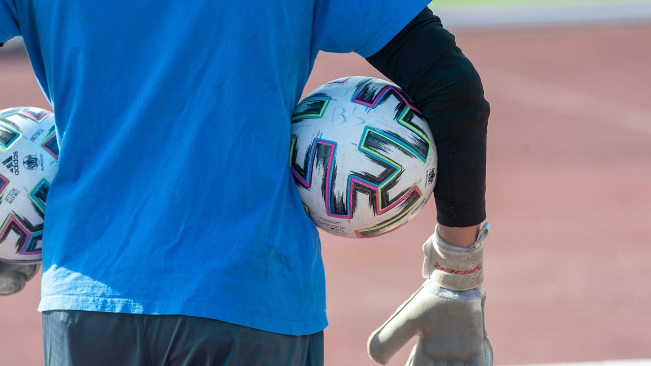 football goalkeeper training drills